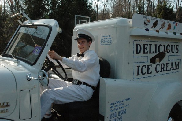 chris_as_ice_cream_man_3